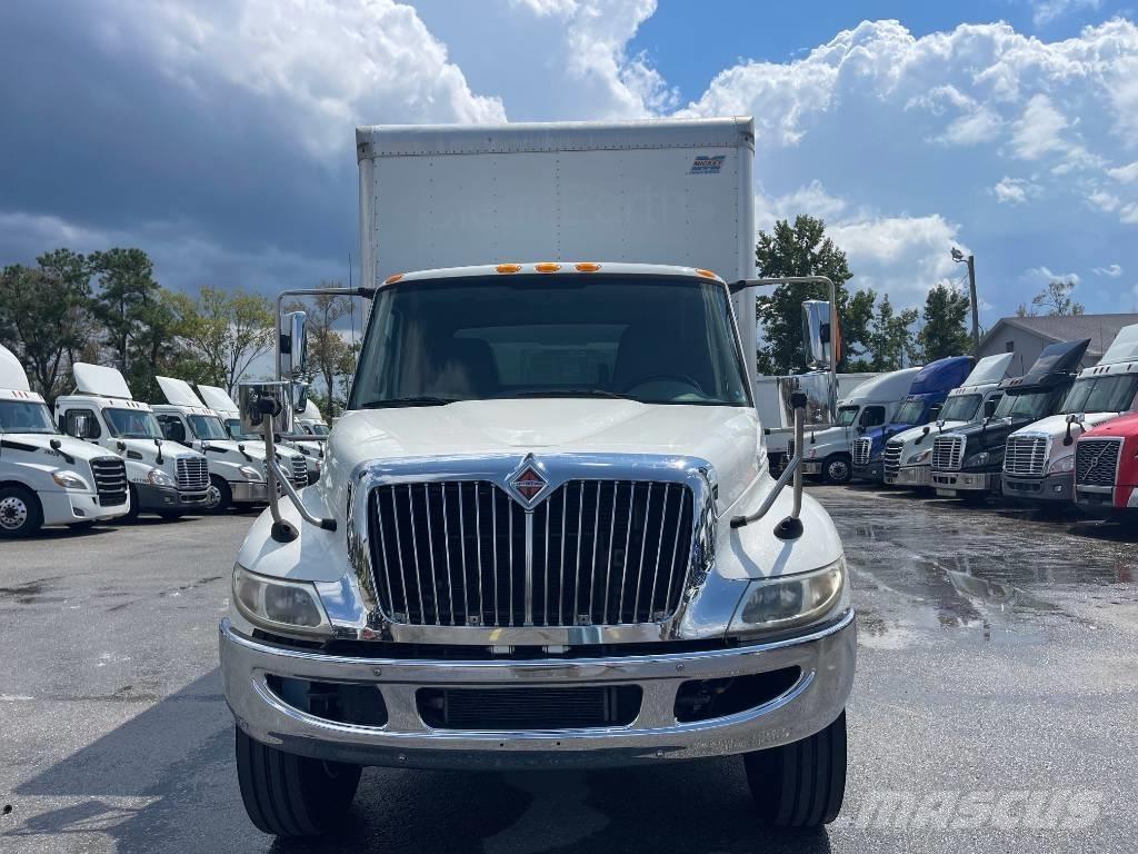 International 4300 厢式货车