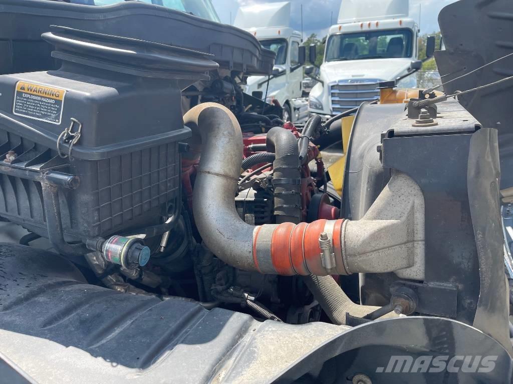 International 4300 厢式货车