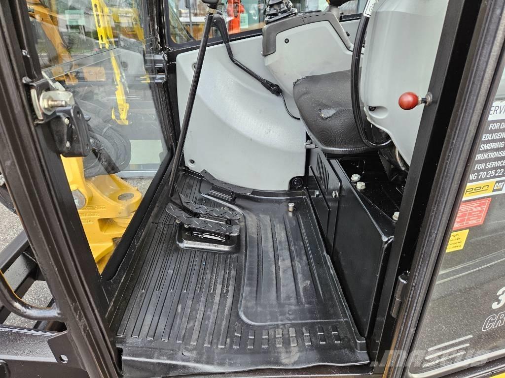 CAT 302.7 D CR 小型挖掘机