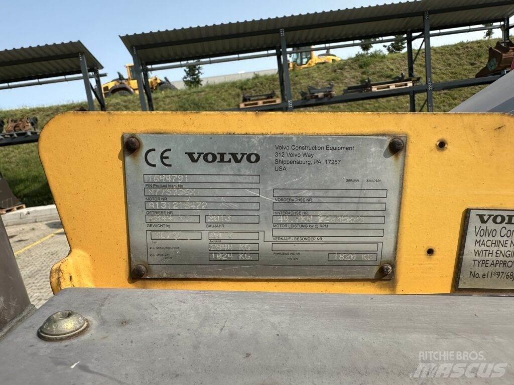 Volvo MC70C 滑移装载机