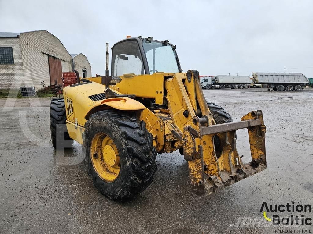JCB 530 伸缩臂叉装车|叉装车