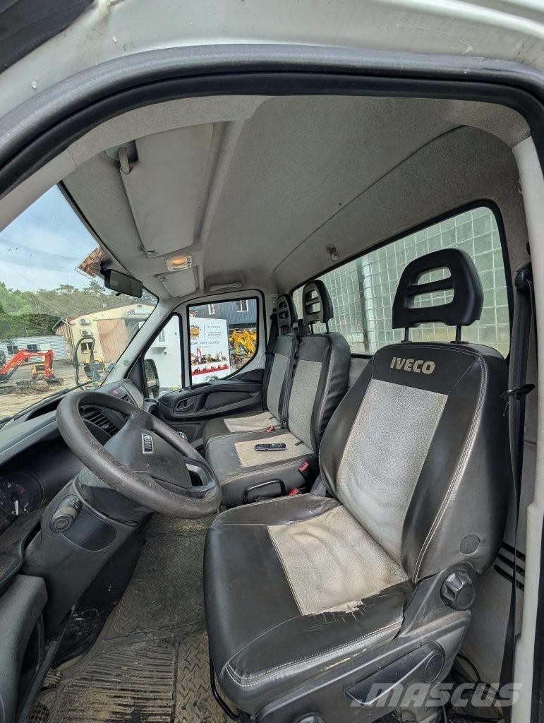 Iveco 35-12 皮卡车