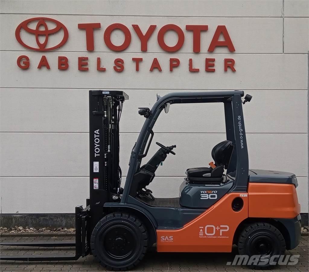 Toyota 52-8FDF30 柴油叉车