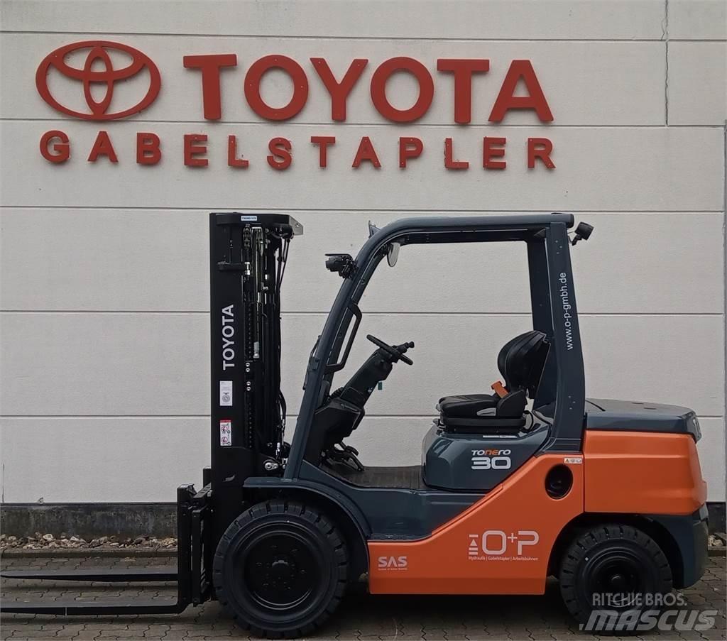 Toyota 52-8FDF30 柴油叉车