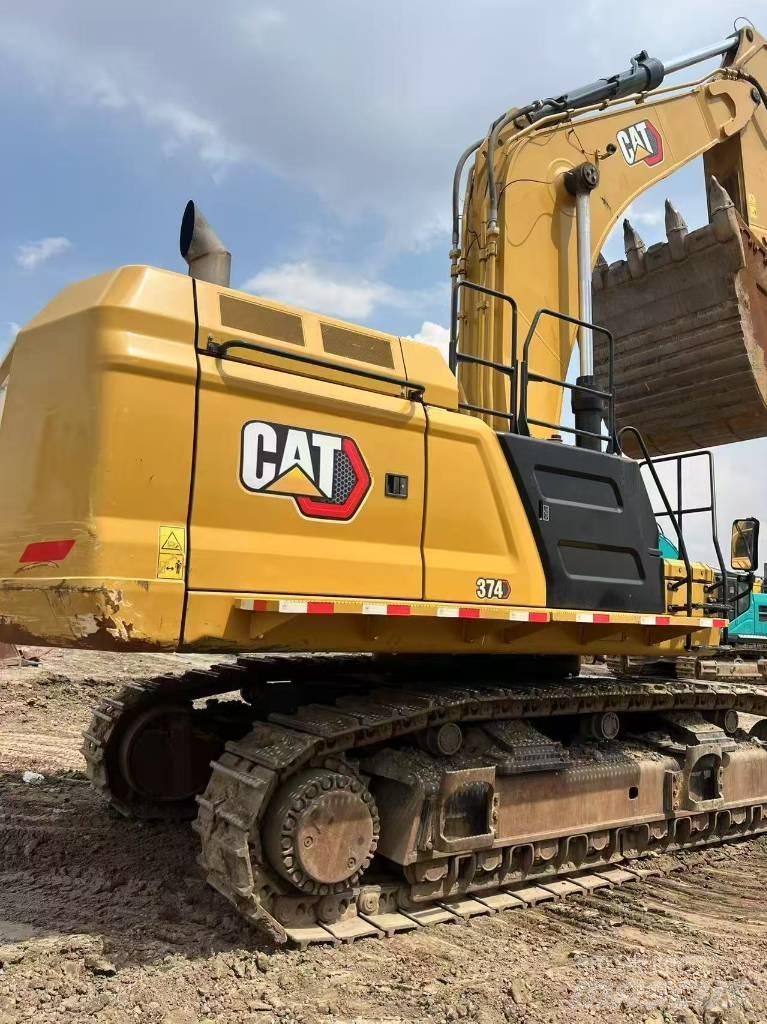 CAT 374 履带挖掘机