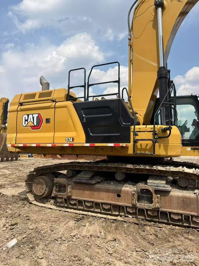 CAT 374 履带挖掘机