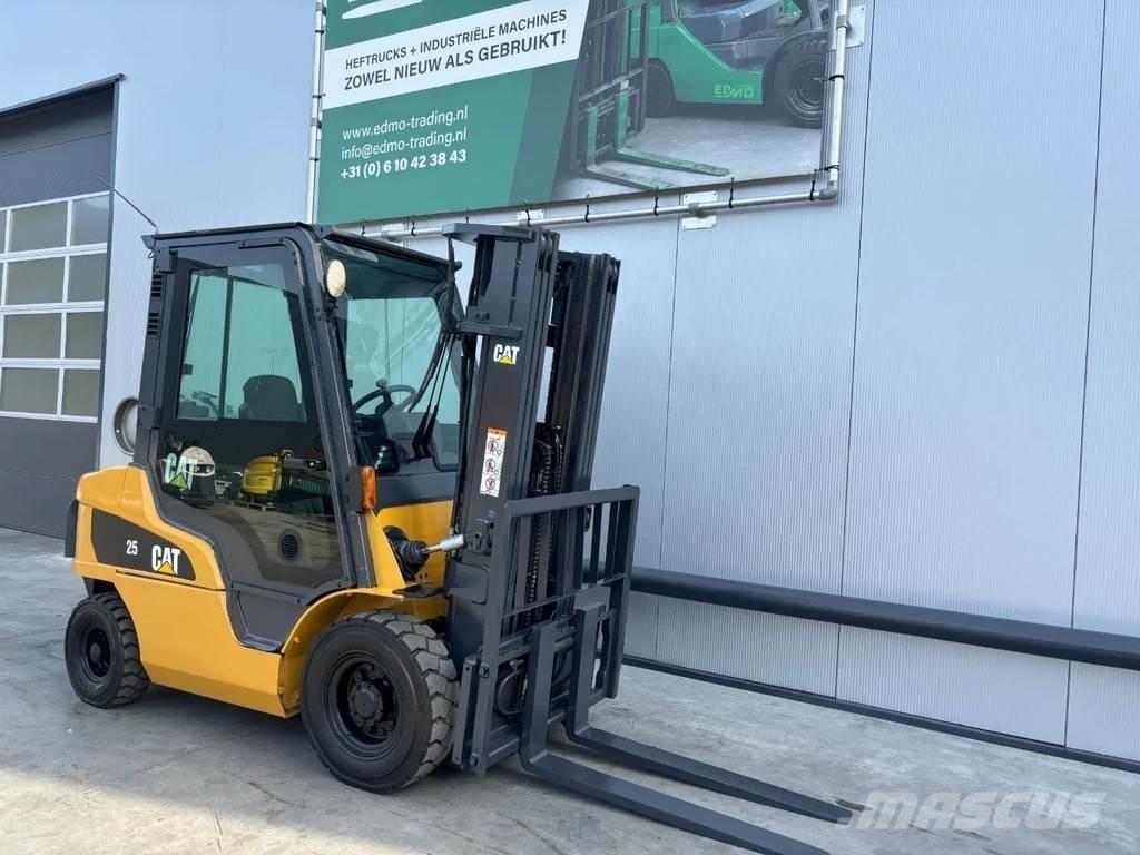 CAT GP25N Heftruck 天然气叉车