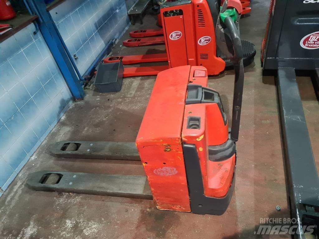 Jungheinrich EJE120 手摇升降机