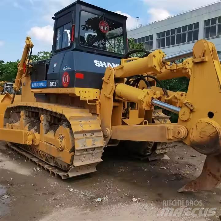 Shantui SD32 履带式推土机