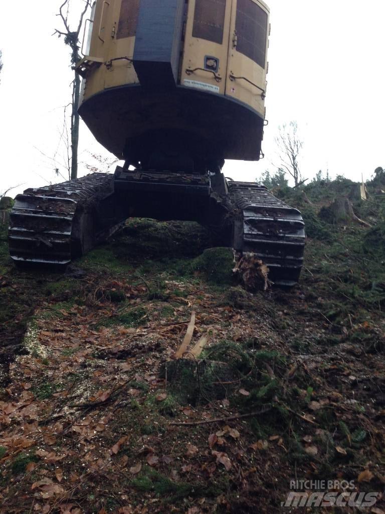 Tigercat LH830C 收割机