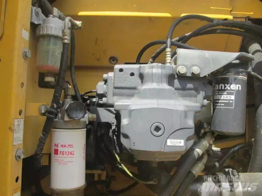 Komatsu PC 210-7 履带挖掘机