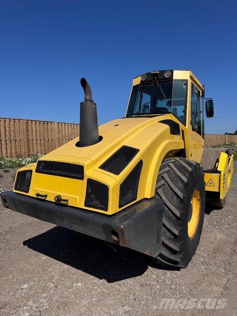 Bomag BW 213 D H-4 单轮压路机