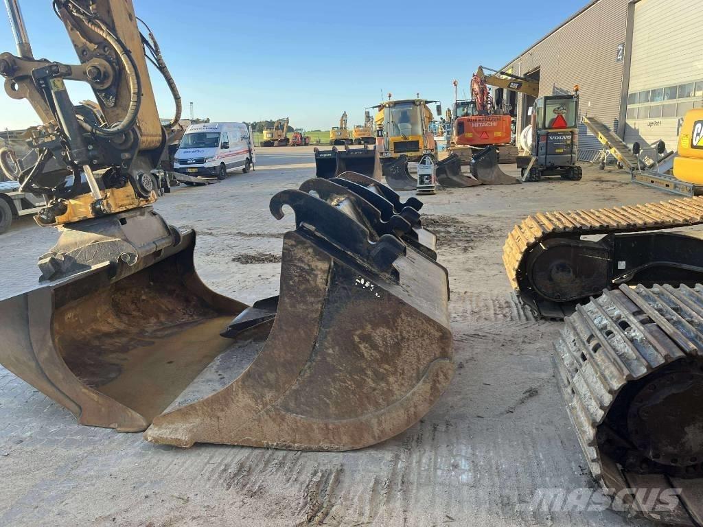 CAT 323 Nextgen 履带挖掘机
