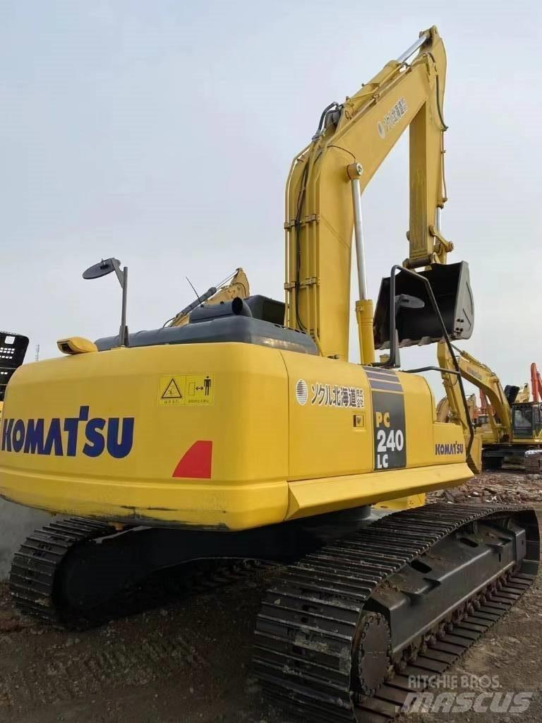 Komatsu 240LC-8 履带挖掘机