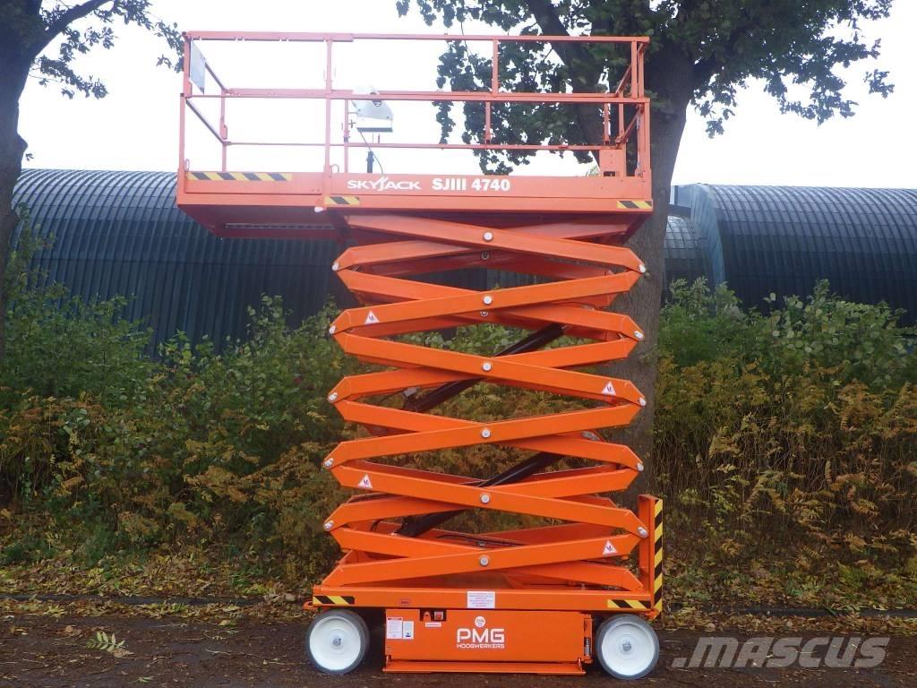 SkyJack SJ4740 剪叉式升降机