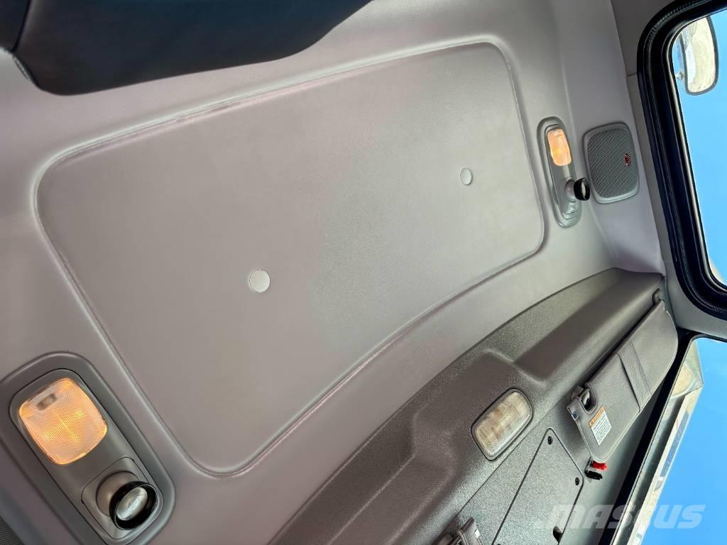 Peterbilt 389 牵引车