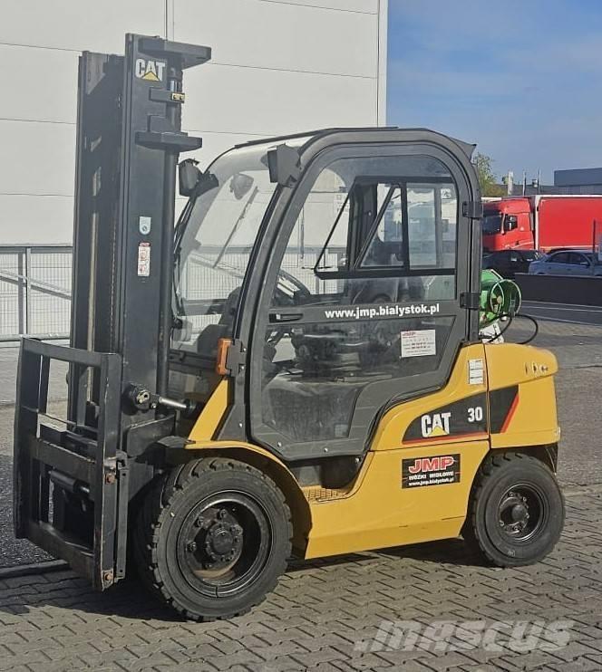CAT GP 30 N 天然气叉车