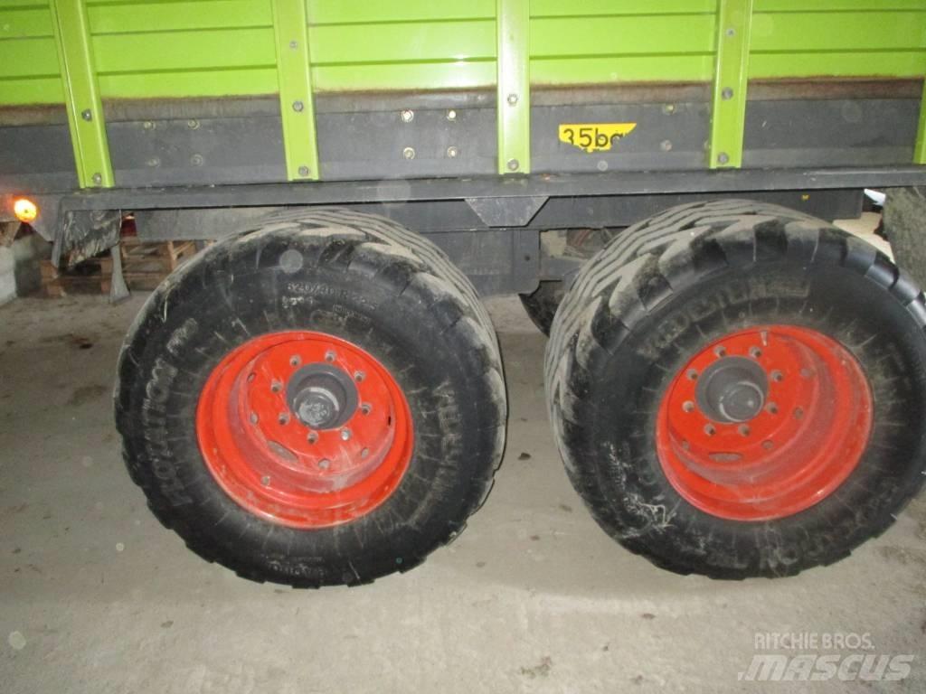 CLAAS Quantum 4700 自动装载拖车