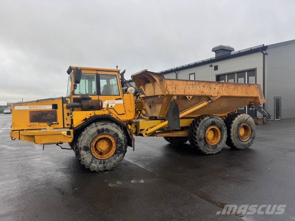 Volvo A 25 C 6x6 铰接式自卸车