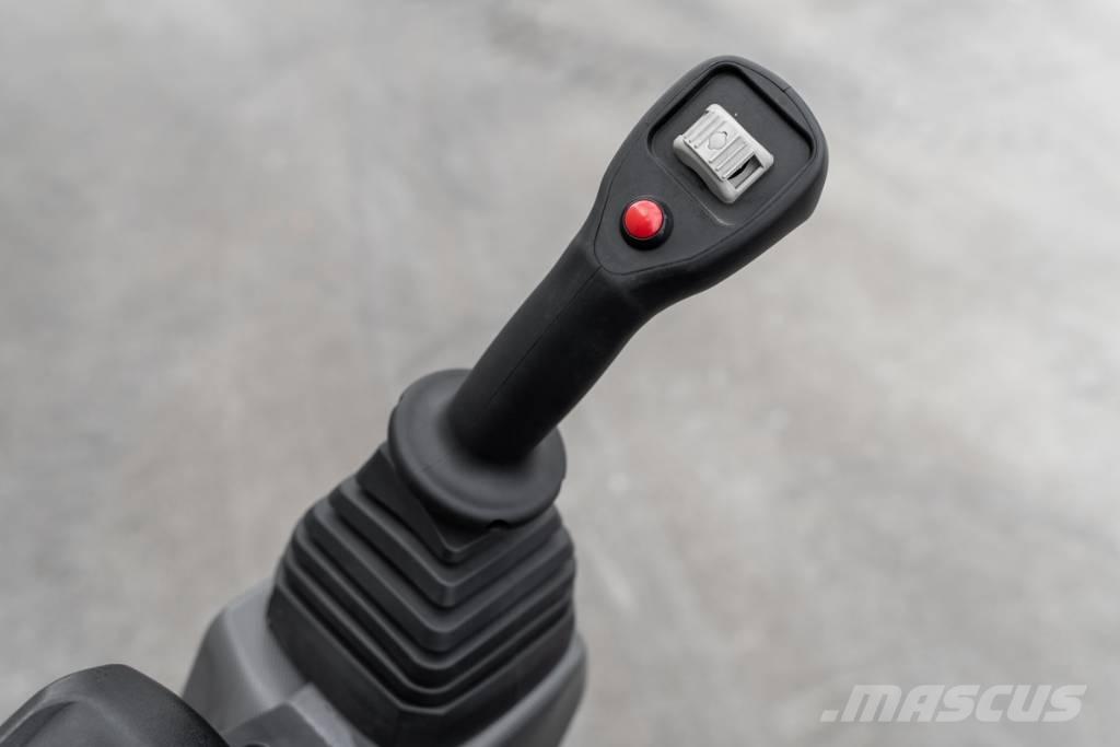 CASE CX 12 D 小型挖掘机