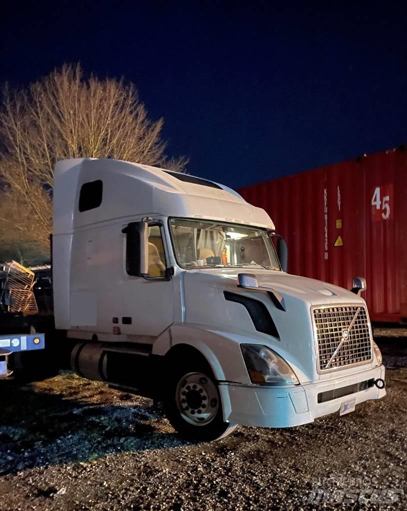 Volvo VNL 42 670 牵引车
