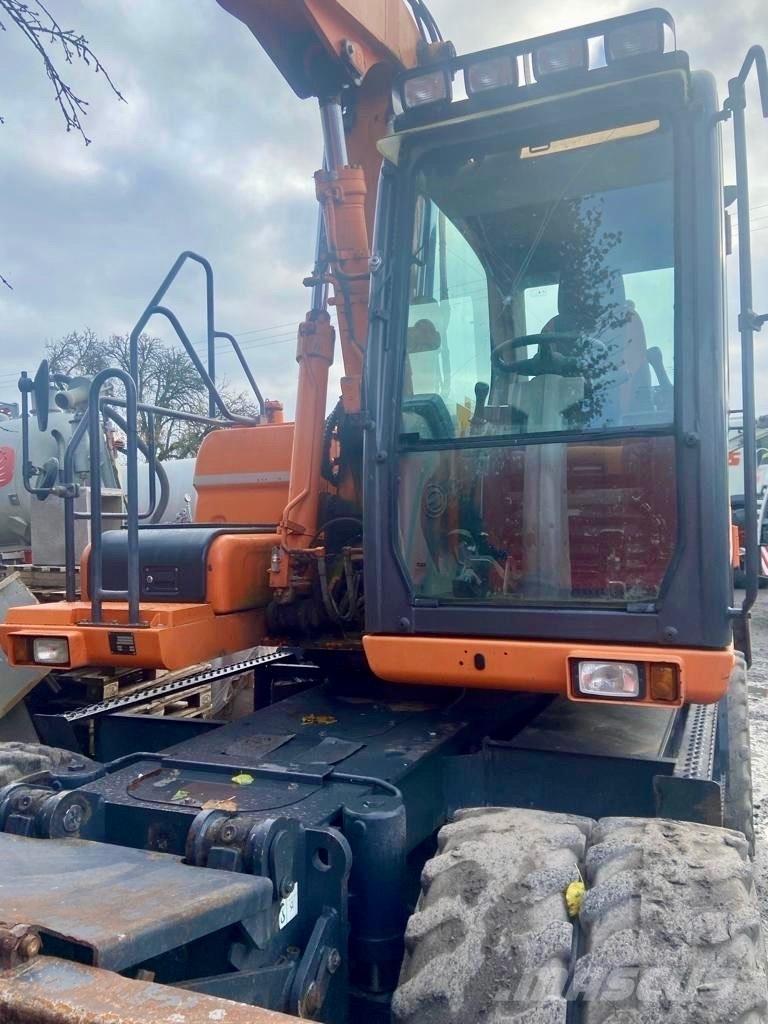 Doosan DX 160 W-3 轮式挖掘机