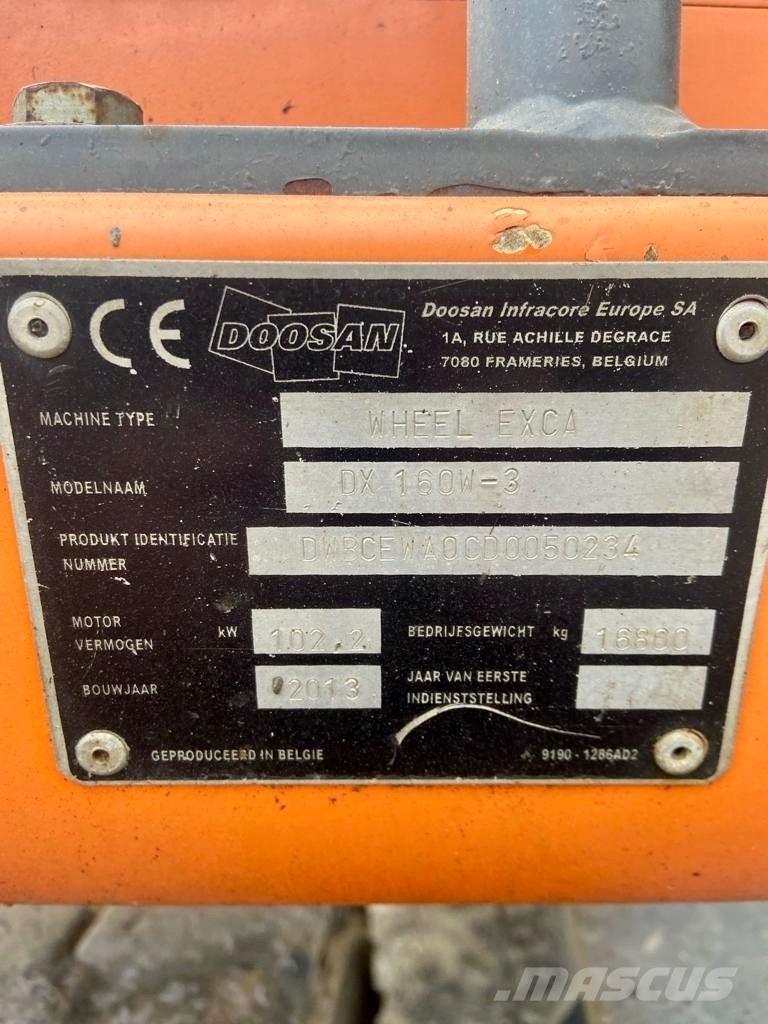 Doosan DX 160 W-3 轮式挖掘机