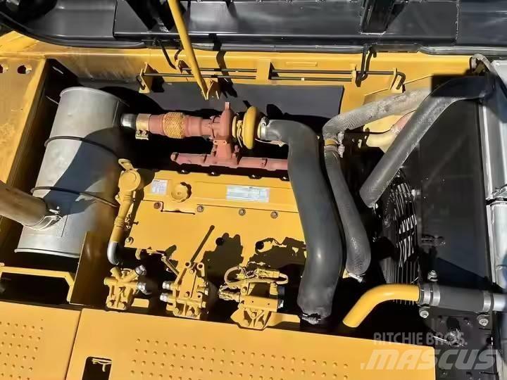 CAT CAT320D2 中型挖掘机