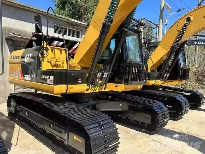 CAT CAT320D2 中型挖掘机