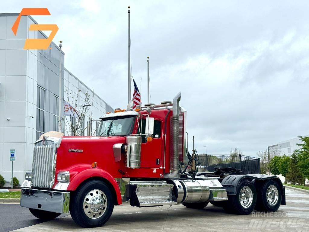 Kenworth W900 牵引车