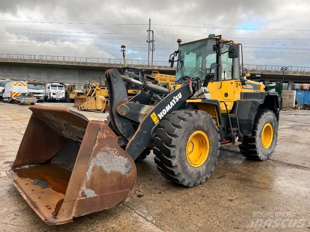Komatsu WA320PZ-6 轮式装载机