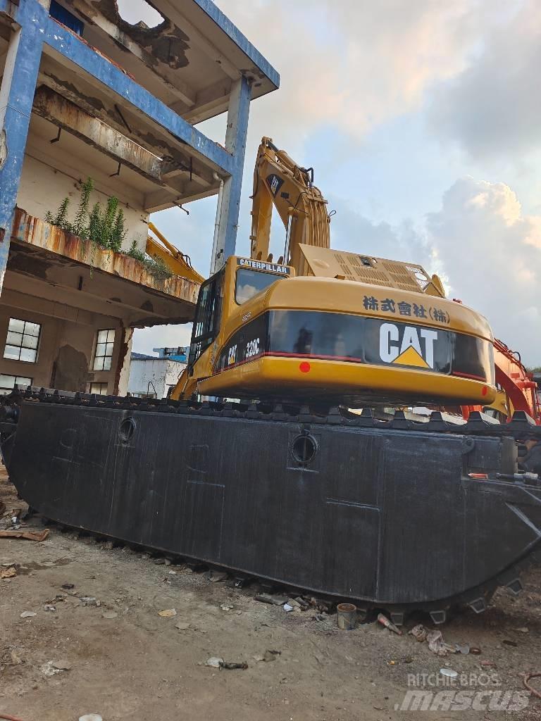 CAT 320 C 水陆两栖挖掘机