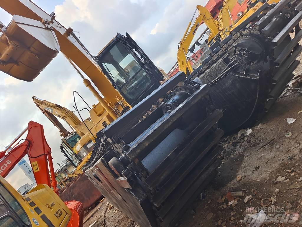CAT 320 C 水陆两栖挖掘机