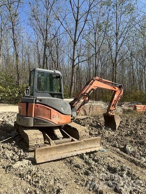 Hitachi ZX50 履带挖掘机