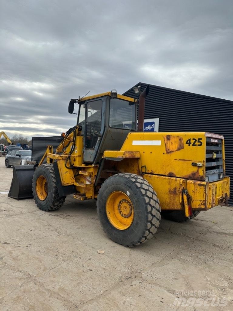 JCB 525 伸缩臂叉装车|叉装车