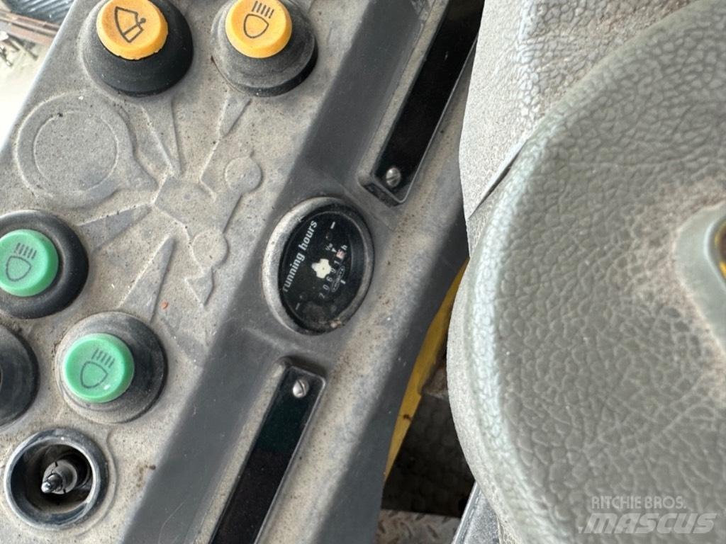 JCB 525 伸缩臂叉装车|叉装车