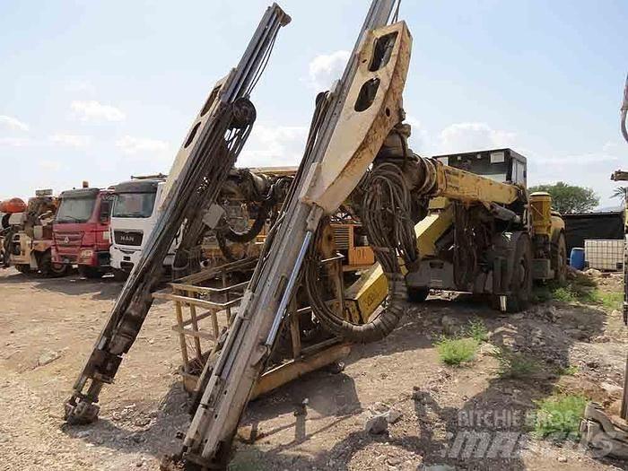 Atlas Copco E2C 钻孔机