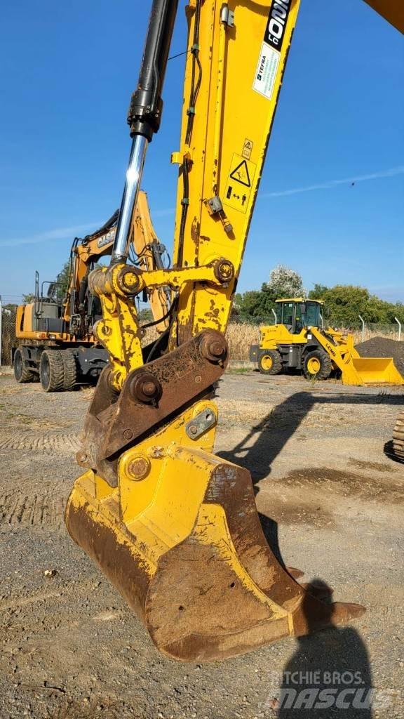 JCB JS 220 LC 履带挖掘机
