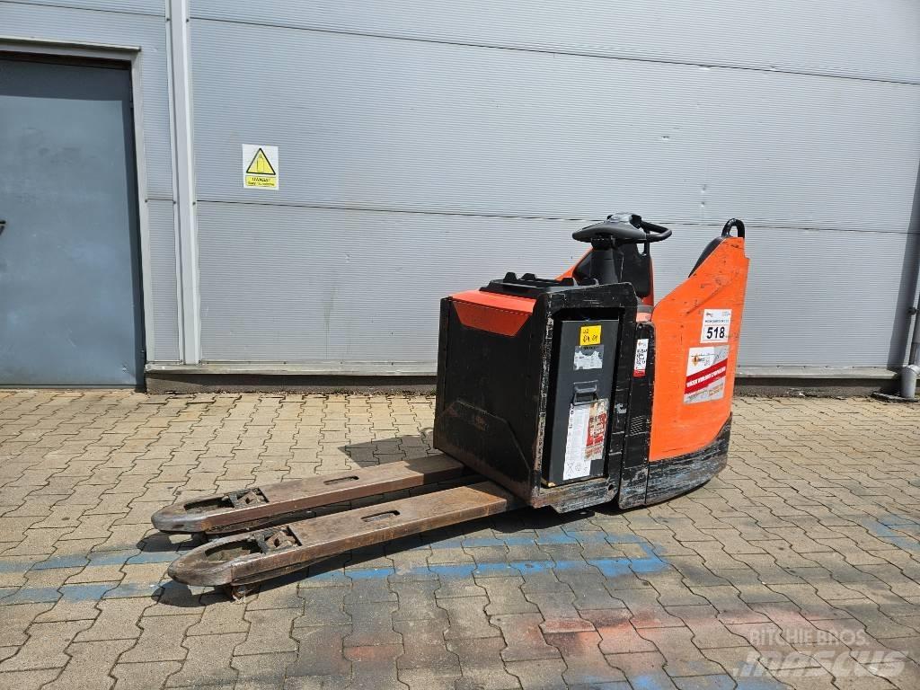 BT LPE250 电动搬运车