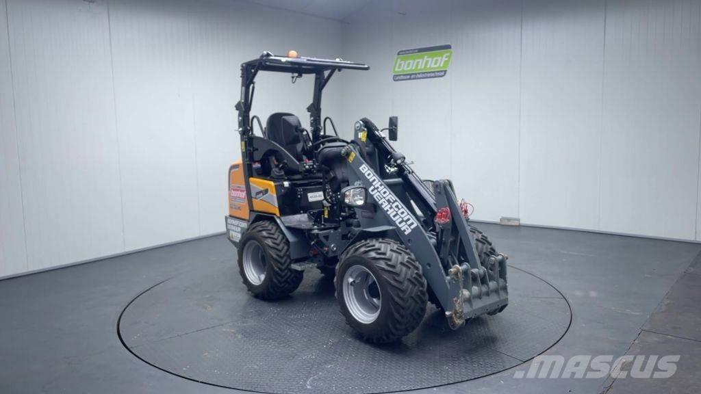GiANT G2300 HD 轮式装载机