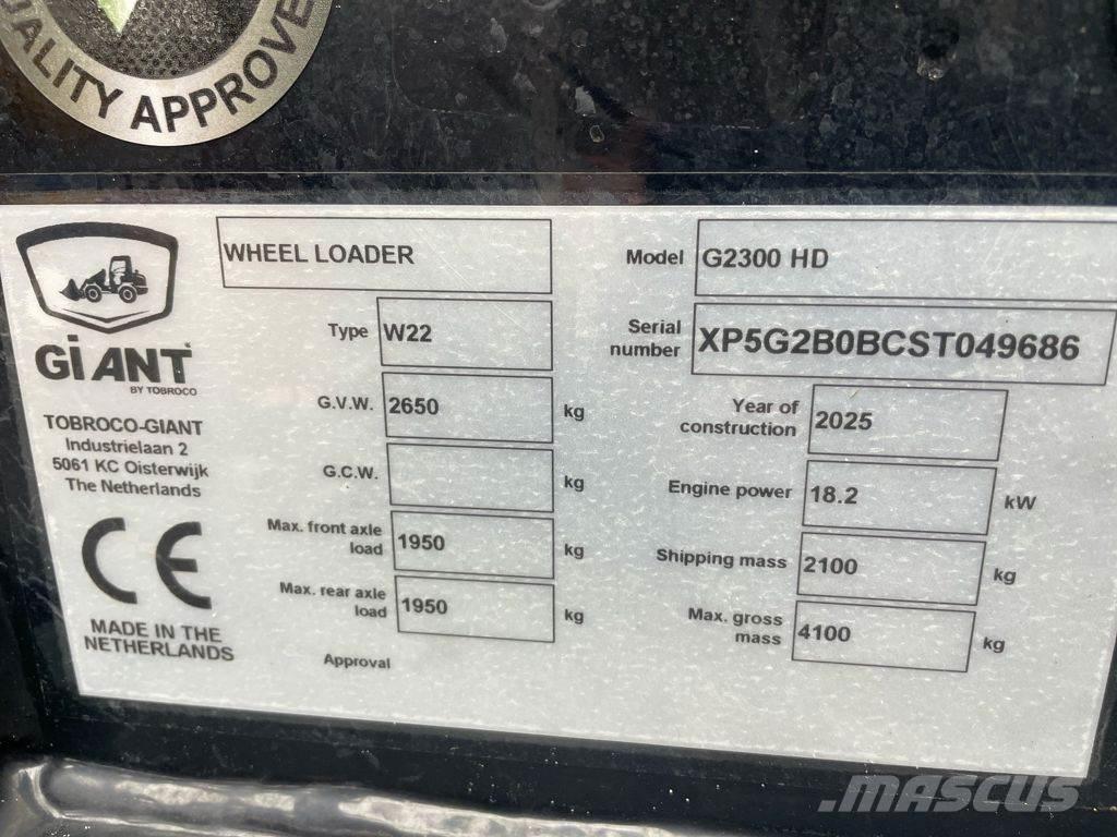 GiANT G2300 HD 轮式装载机