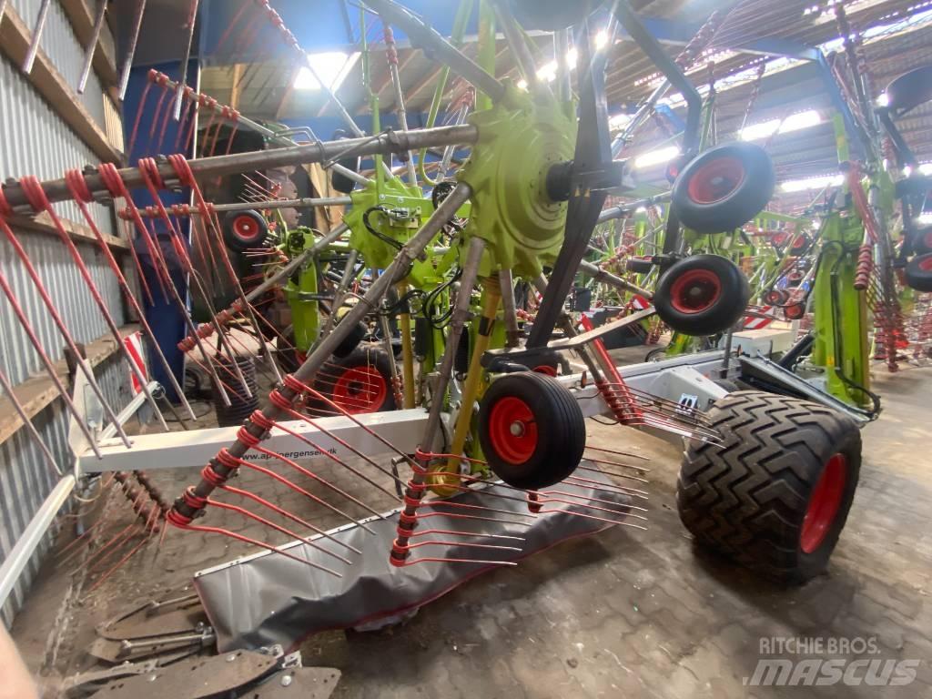 CLAAS Liner 3600 犁耙和摊草机