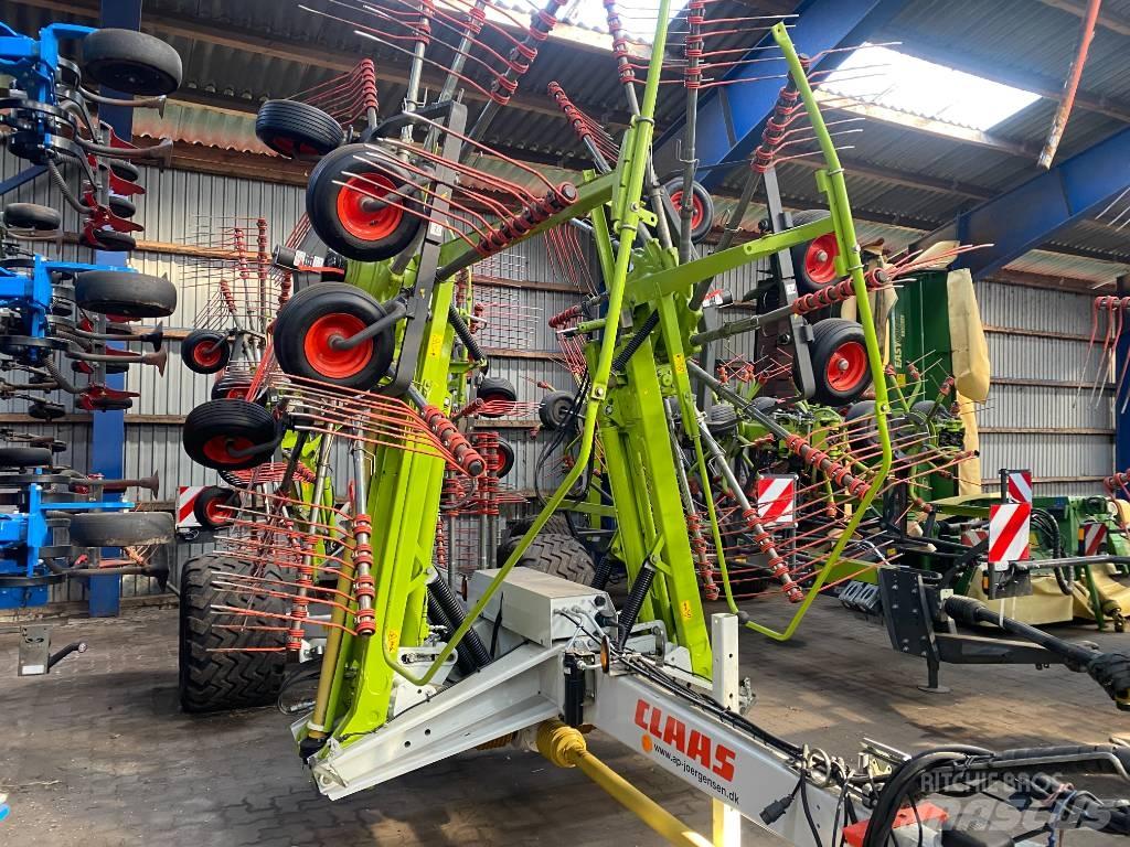 CLAAS Liner 3600 犁耙和摊草机
