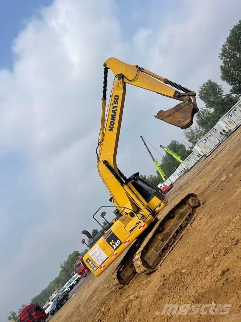 Komatsu pc220-8 履带挖掘机