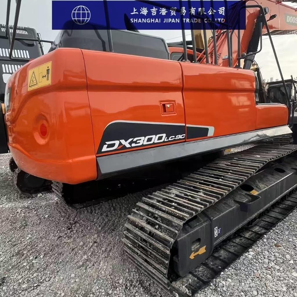 Doosan DX 300 LC 履带挖掘机
