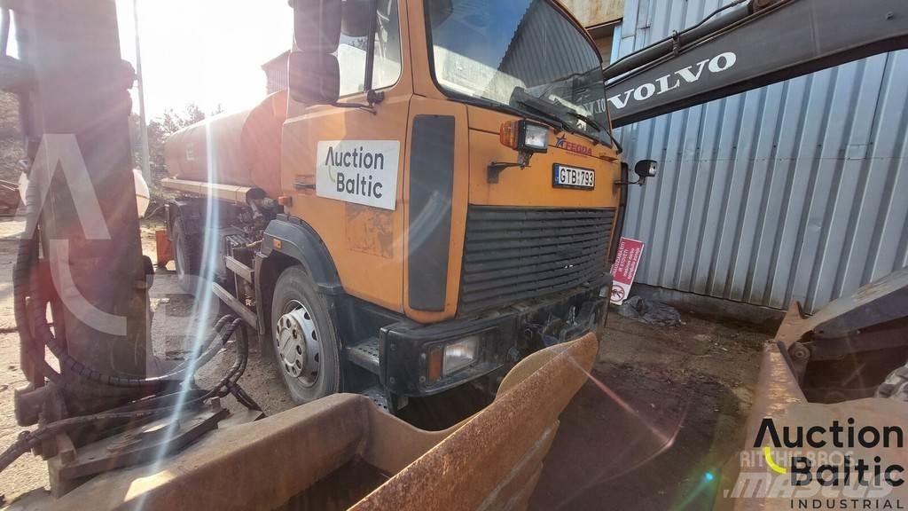 MAZ 533731 油罐车