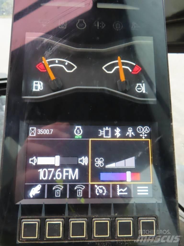 CAT 302.7 CR 小型挖掘机