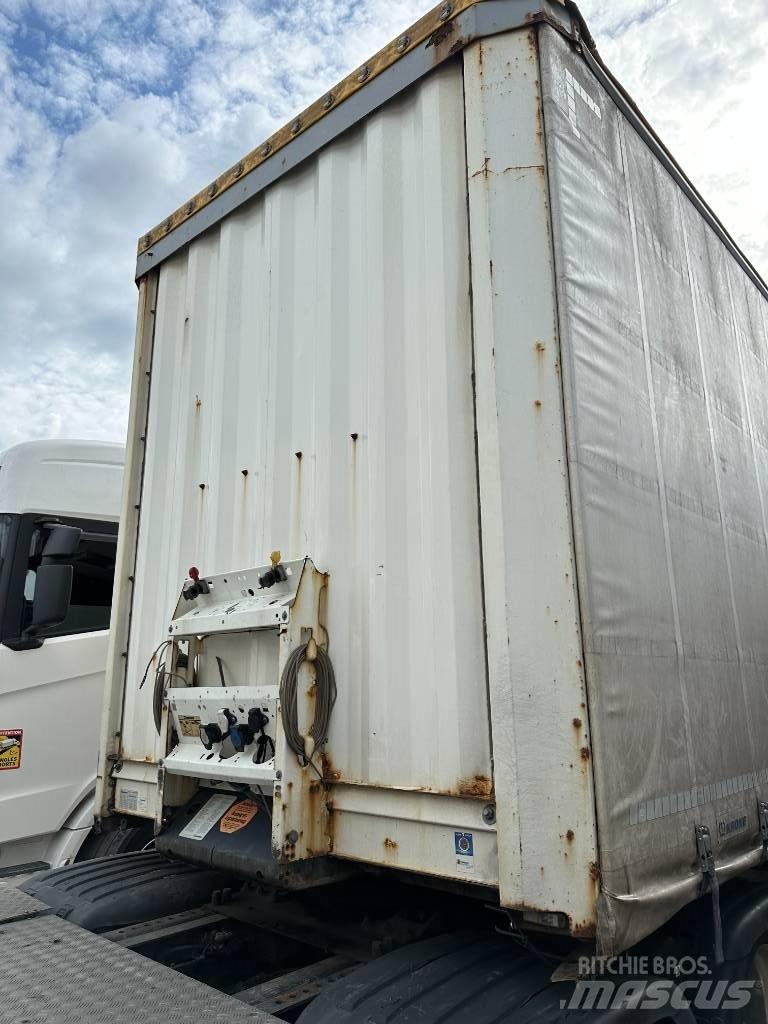 Krone SDP 27 MEGA 侧帘半挂车