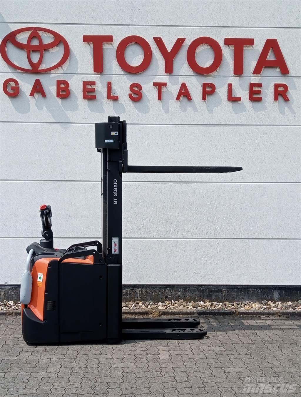Toyota SPE160L 手推堆垛车