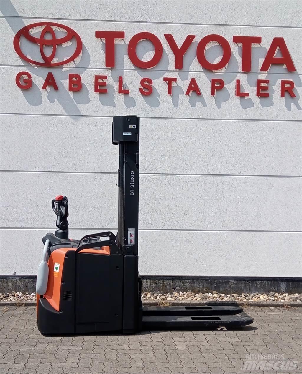 Toyota SPE160L 手推堆垛车